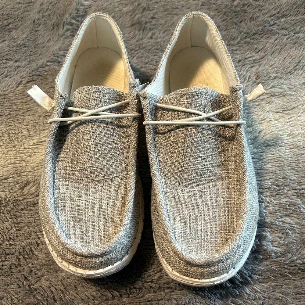 Women’s Shoes - Picture 2 of 11